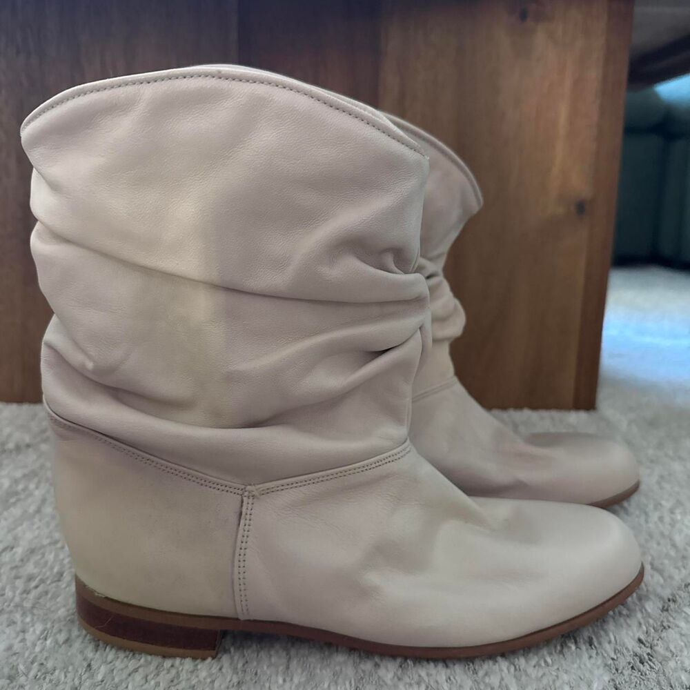 Dingo Women's Cream and Tan Boots